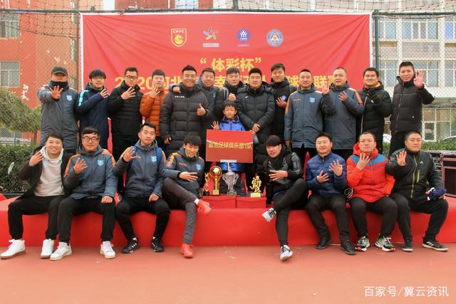 乒乓球大赛意外情况频出，国乒表现稳健，王曼昱轻松晋级